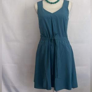 Athleta expedition dress